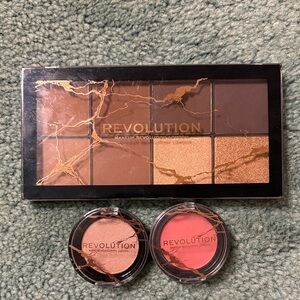 Makeup Revolution London contour palette with blush and highlighter